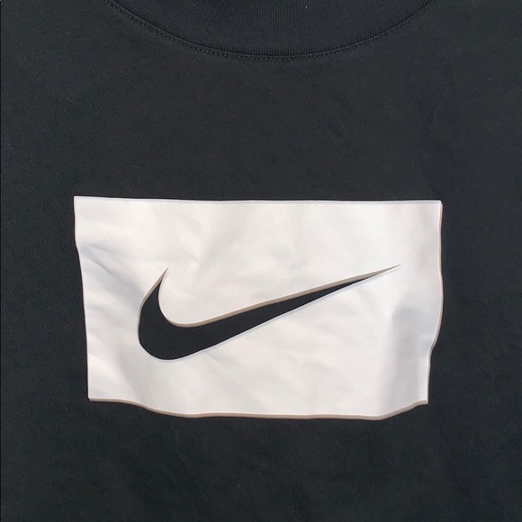 Nike Crop Top - Picture 2 of 3